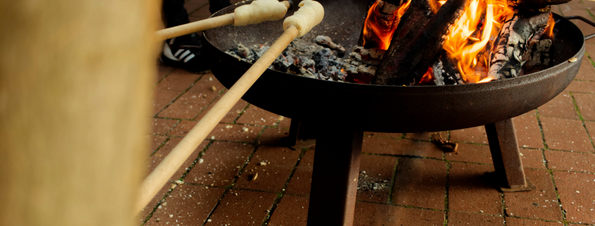 Stockbrot am Feuer